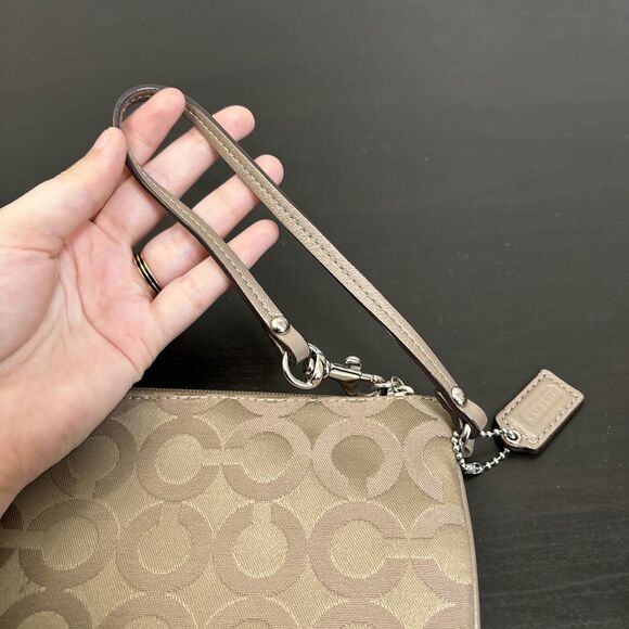 Coach Wristlet‎ Signature Taupe Op Art Small Logo Pattern READ - Picture 5 of 13